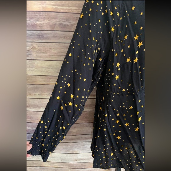 Torrid  - Size 2 - Picture 7 of 9